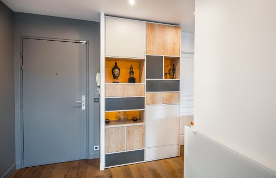 bibliothèque jaune gris bois sur mesure